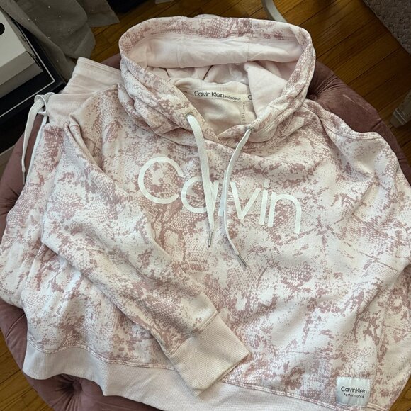 CALVIN KLEIN PERFORMANCE- PINK SNAKE PRINT- MATCHING JOGGER & HOODIE SET - Picture 3 of 5